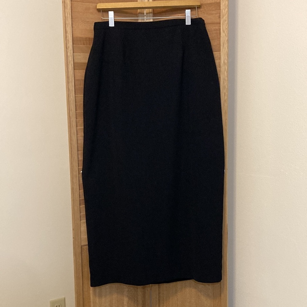Womens size 14P Villager long black pencil skirt womens 14 Petite lined NWT